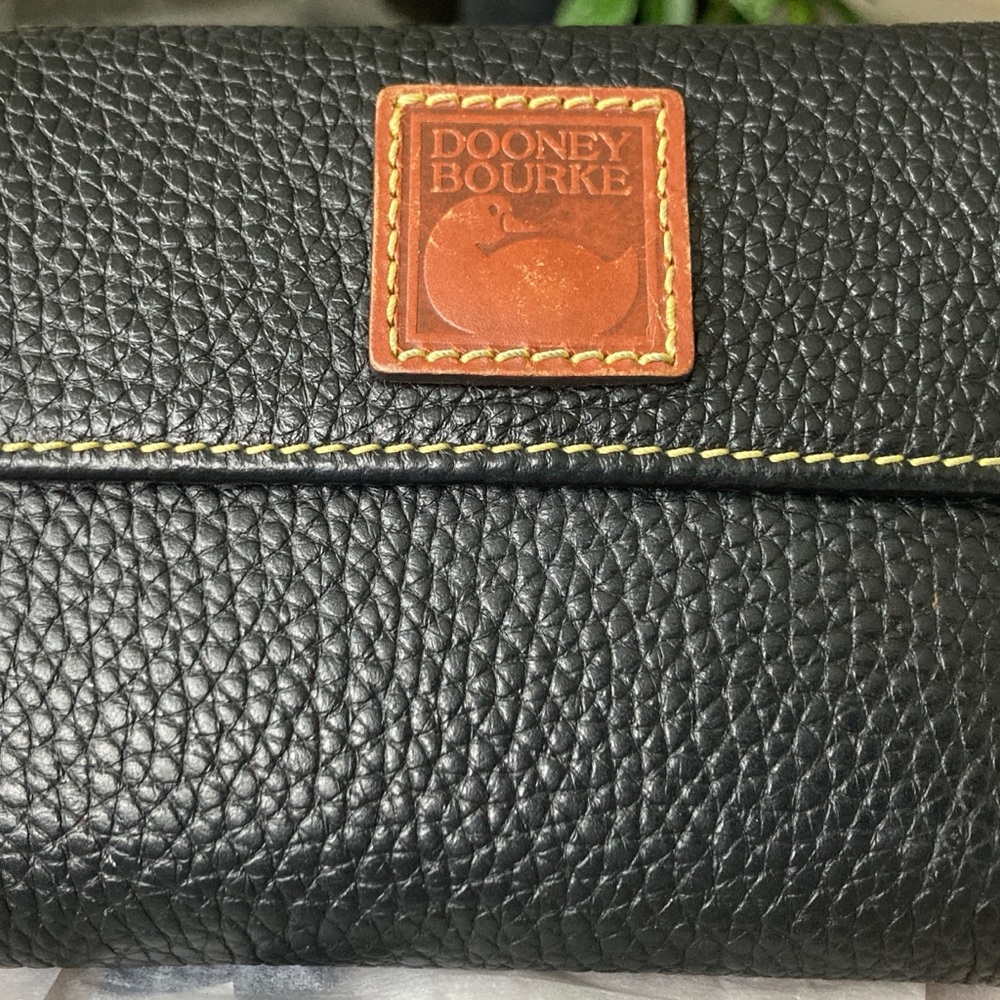 Dooney & Bourke Black Textured Leather Clutch